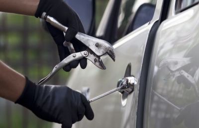 Furti in auto su lungomare San Benedetto, denunciato un 53enne