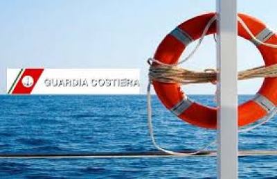 Capitaneria San Benedetto, salvate 3 persone su gommone in avaria