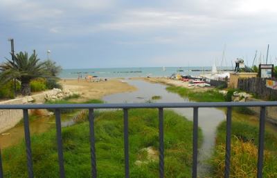Acqua maleodorante nel Ragnola, attivato il protocollo sui fossi 
