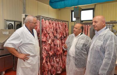 Carassai, visita all'unico salumificio piceno che produce un ciauscolo IGP