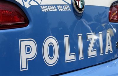 Monticelli, ragazzo con problemi psichiatrici aggredisce due poliziotti