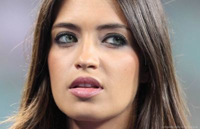 Instagram, Sara Carbonero debutta con una torta in faccia...