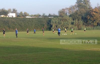 Ascoli, tifosi applaudono primo allenamento di Mangia all'Eco Services