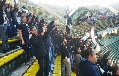 Ascoli in ritiro a Porto San Giorgio. A Bari esposta la maglia di Barbuti