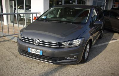 Arriva in Italia la Volkswagen Touran, in tour nel Nord Europa...