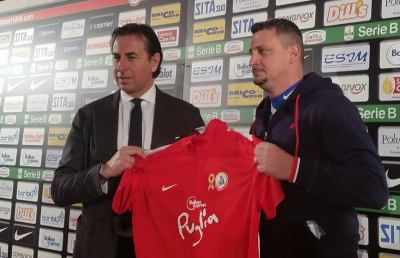 Bari, Camplone si presenta: ''In Serie A senza playoff. Cerchiamo un terzino sinistro''