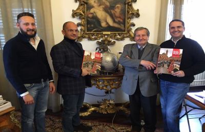 Ascoli, Automobile Club dona al Comune libro “Sulle strade della Mille Miglia”