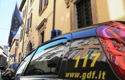 Guardia di Finanza, perquisizioni nel Fermano. Indagate 7 persone e sequestrata azienda