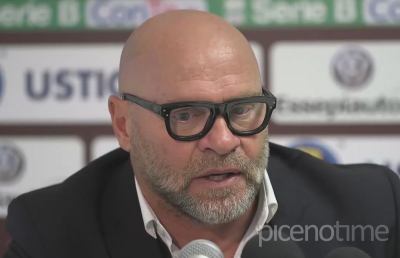 Trapani-Latina 1-2, sfogo Cosmi post gara: “Aria irrespirabile, mi sono rotto le pa***”