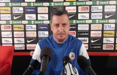 Bari, malore al cuore per Camplone. Il club: ''Condizioni cliniche buone''