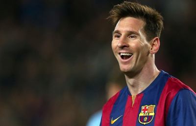E' Messi il Dio del calcio, incanta Ramazzotti con un gol impossibile! 