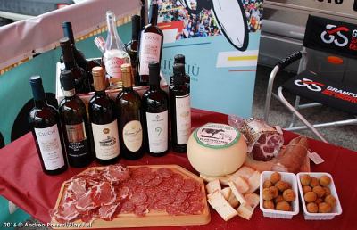 Granfondo San Benedetto del Tronto 2016 con ristoro da leccarsi i baffi