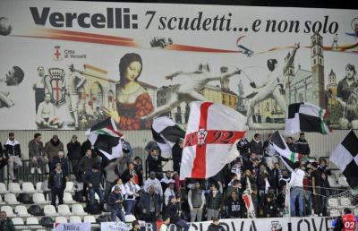 Pro Vercelli, Curva Ovest a 3 euro per avere più tifosi possibili contro l'Ascoli