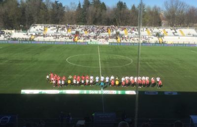 Pro Vercelli-Ascoli 1-1, punto prezioso per un Picchio che termina ancora in 10