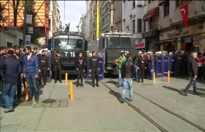Turchia: anche i tifosi scendono in piazza contro il terrorismo