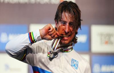 Parigi-Roubaix, a bordo della bici del campione del mondo Peter Sagan