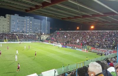 Crotone-Spezia 0-0, poche emozioni davanti ad un pubblico straordinario