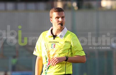 Ternana-Ascoli, arbitra il 32enne La Penna che ha il cartellino facile
