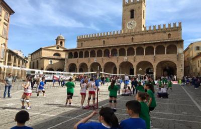 Offida Minivolley Cup nella splendida cornice di Piazza del Popolo 