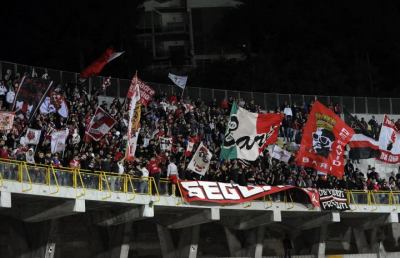 Ascoli-Bari, DASPO a due tifosi biancorossi per fumogeni in Curva Nord