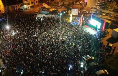 Crotone, le immagini di una città in festa per la storica promozione