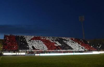 Cagliari, grande festa con Daniele Conti e il trofeo della Serie B