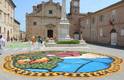 Montefiore dell’Aso, un evento ''petaloso''