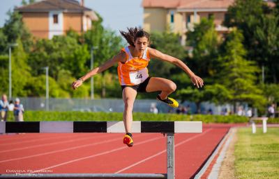 Atletica, Emma Silvestri senza limiti. Nuovo record italiano nei 1200 siepi