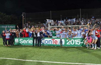 Pescara, esplode la festa in città per la promozione del Delfino in A