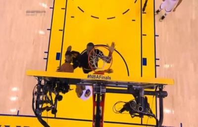 LeBron James, la stoppata che vale l'anello è già entrata nella storia