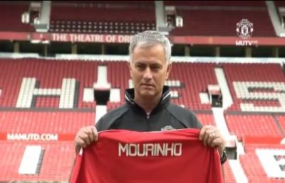 Mourinho, le prime immagini della presentazione ad Old Trafford