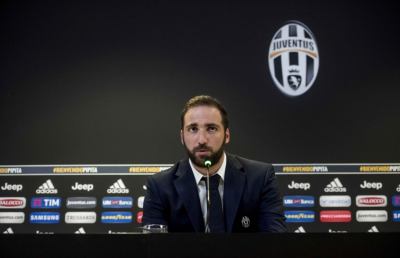 Juventus, Higuain al veleno: ''Non un minuto in più con De Laurentiis''