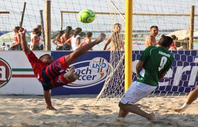 Beach soccer, la Happy Car Samb torna alla vittoria contro il Romagna