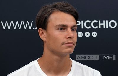 Ascoli, Hallberg: ''Preferisco giocare davanti alla difesa. Mi ispiro a Pirlo''