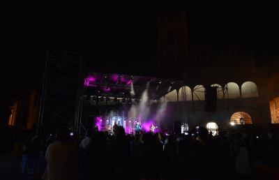 Offida, splendida esibizione dei Tiromancino. Zampaglione non si risparmia