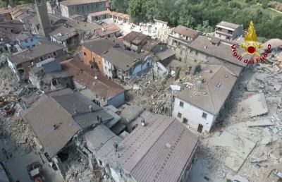 Terremoto, immagini  aeree Vigili del Fuoco durante attività di soccorso