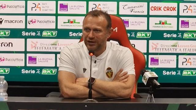 Ternana-Catanzaro 1-0, voci Breda (“Gran gruppo, ce la giochiamo fino alla fine”) e Vivarini (“Gara subito complicata”)