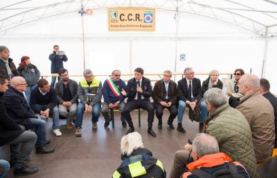 Renzi in visita ad Arquata del Tronto: ''Anche le seconde case saranno ristorate''