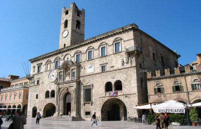 Ascoli Piceno, 300 medici e i loro familiari soggiorneranno in città 