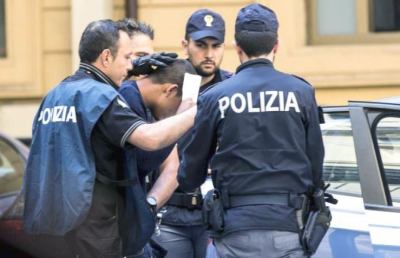 San Benedetto, ruba collana con un cornetto al cioccolato ripieno di Valium