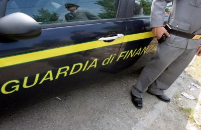 Operazione “Vesuvio” Finanza Ascoli, eseguite 3 misure cautelari e sequestrato night club