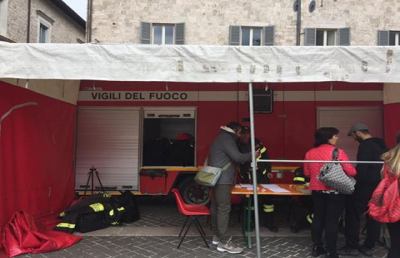 Terremoto, presidio Vigili del Fuoco a Piazza Arringo per segnalazioni danni