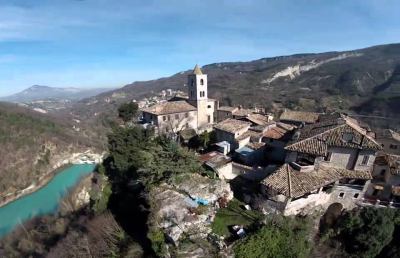 Terremoto, disposta l'evacuazione per il borgo medievale di Castel Trosino