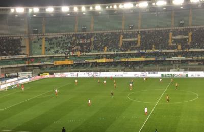Verona-Bari 1-0, Pazzini rialza gli scaligeri. E' di nuovo primo posto solitario