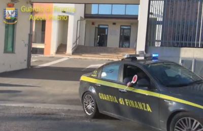 Finanza Ascoli, sgominato gruppo criminale che controllava sfruttamento prostituzione
