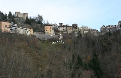 Ad Arquata del Tronto il presepe realizzato dai Vigili del fuoco