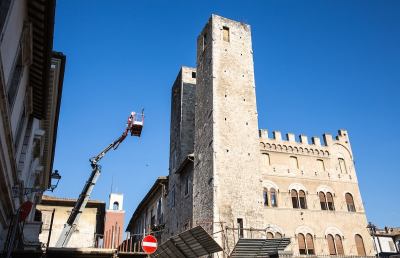 Ascoli Piceno, controlli e monitoraggi sulle torri di piazza Sant'Agostino