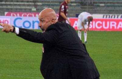 Bari, Colantuono: “Orsolini tra i migliori in B nel suo ruolo. Dobbiamo attaccarlo”