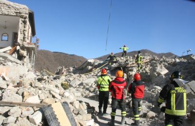 Arquata del Tronto, Vigili del fuoco recuperano campana torre civica