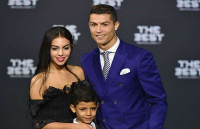 Cristiano Ronaldo a Zurigo con Georgina, ora il fidanzamento è ufficiale